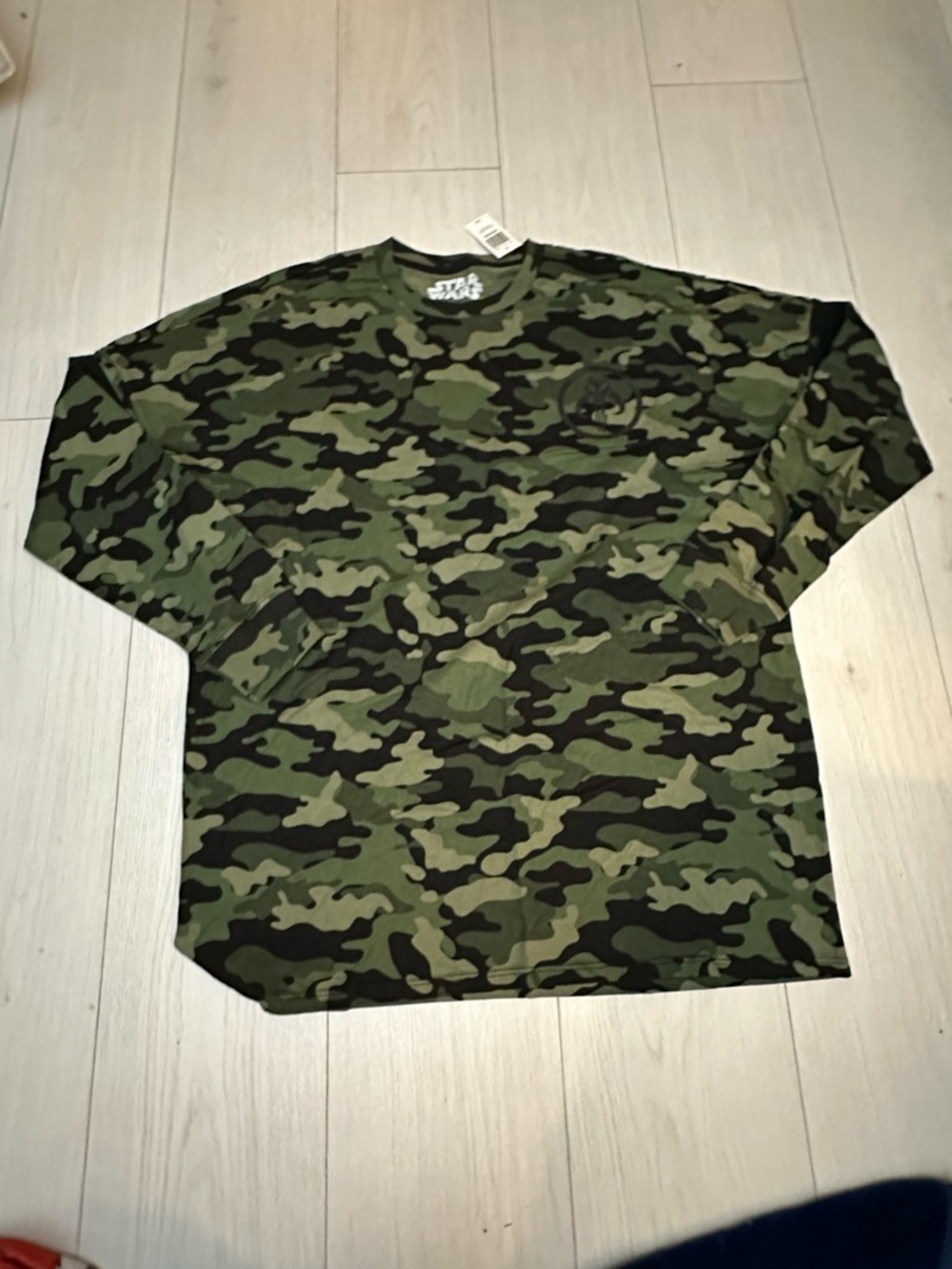 New Her Universe Star Wars Mandalorian camo green spirit jersey